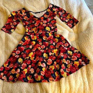 Beautiful Rose flower dress Forever 21 size small